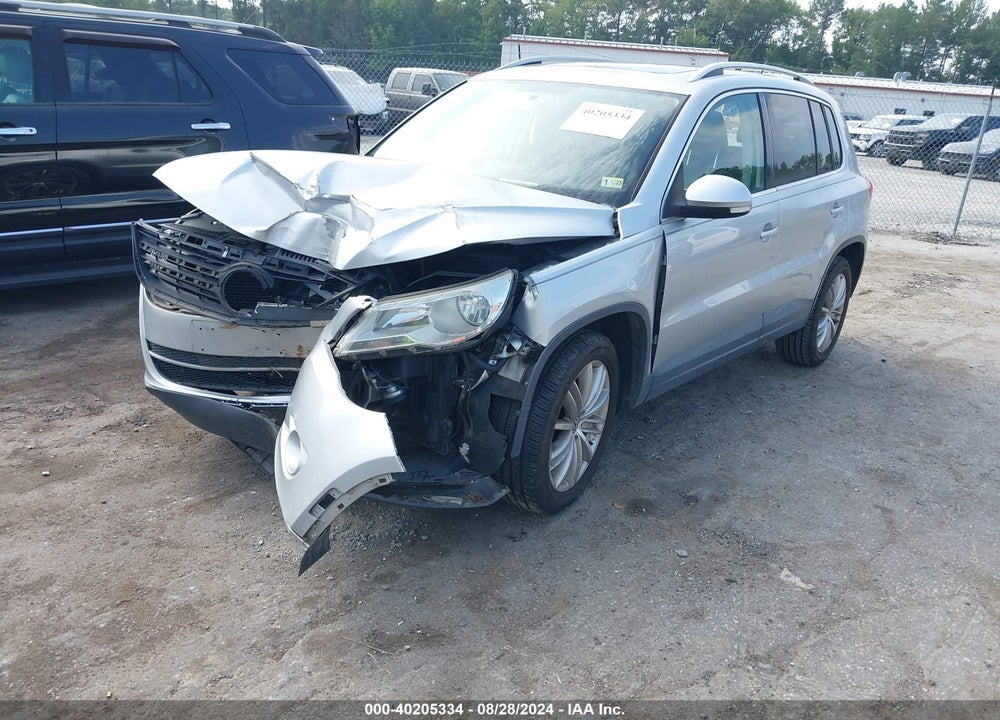 2011 VOLKSWAGEN TIGUAN SE VIN: WVGAV7AXXBW539635