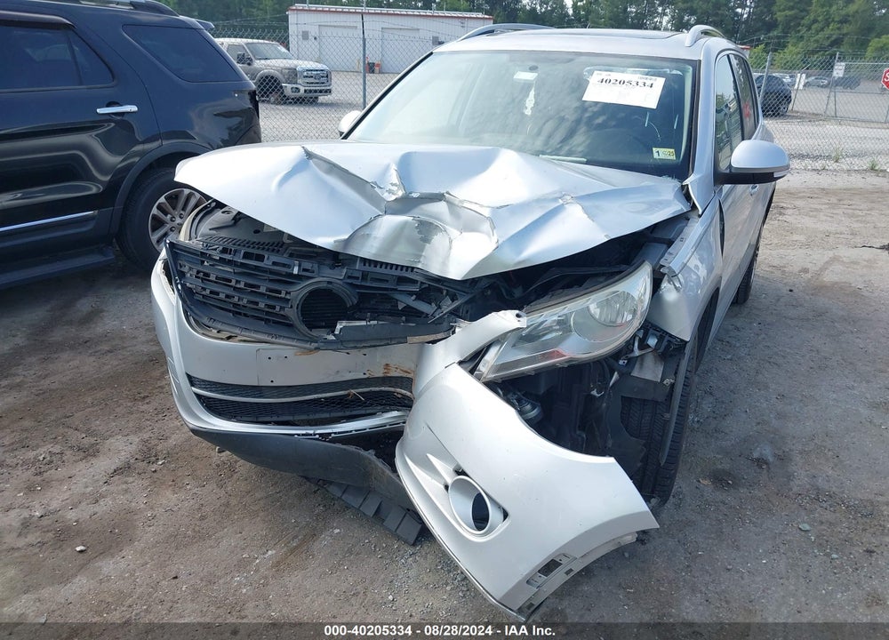 2011 VOLKSWAGEN TIGUAN SE VIN: WVGAV7AXXBW539635