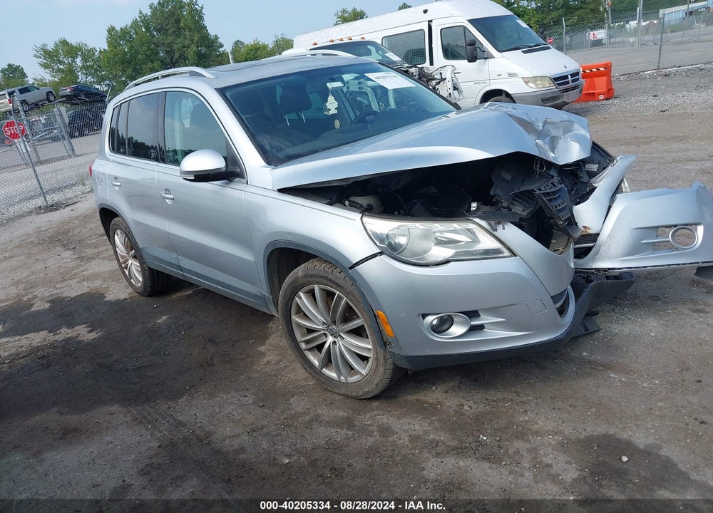 2011 VOLKSWAGEN TIGUAN SE VIN: WVGAV7AXXBW539635
