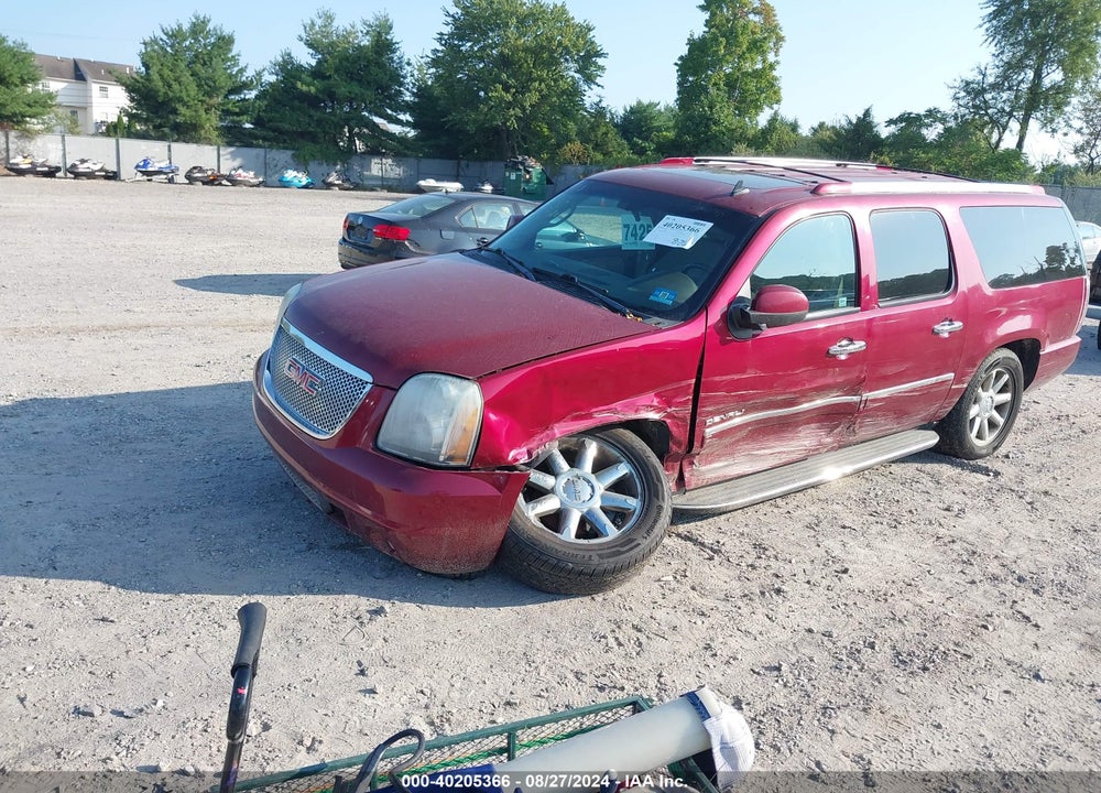 2011 GMC YUKON XL 1500 DENALI VIN: 1GKS2MEF0BR246766