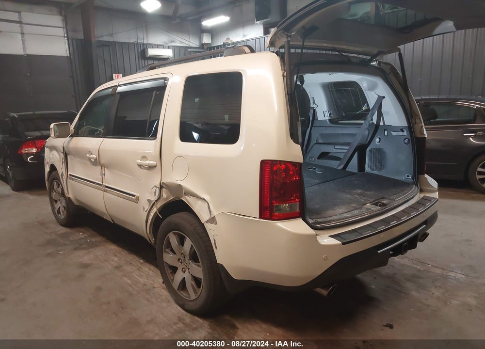 2015 HONDA PILOT TOURING VIN: 5FNYF4H96FB042906
