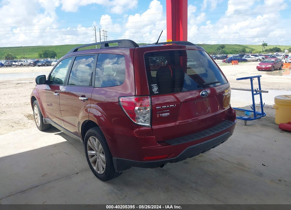 2013 SUBARU FORESTER 2.5X PREMIUM VIN: JF2SHACC4DH439854