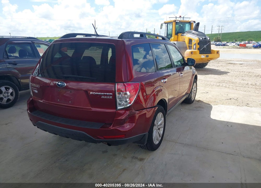 2013 SUBARU FORESTER 2.5X PREMIUM VIN: JF2SHACC4DH439854