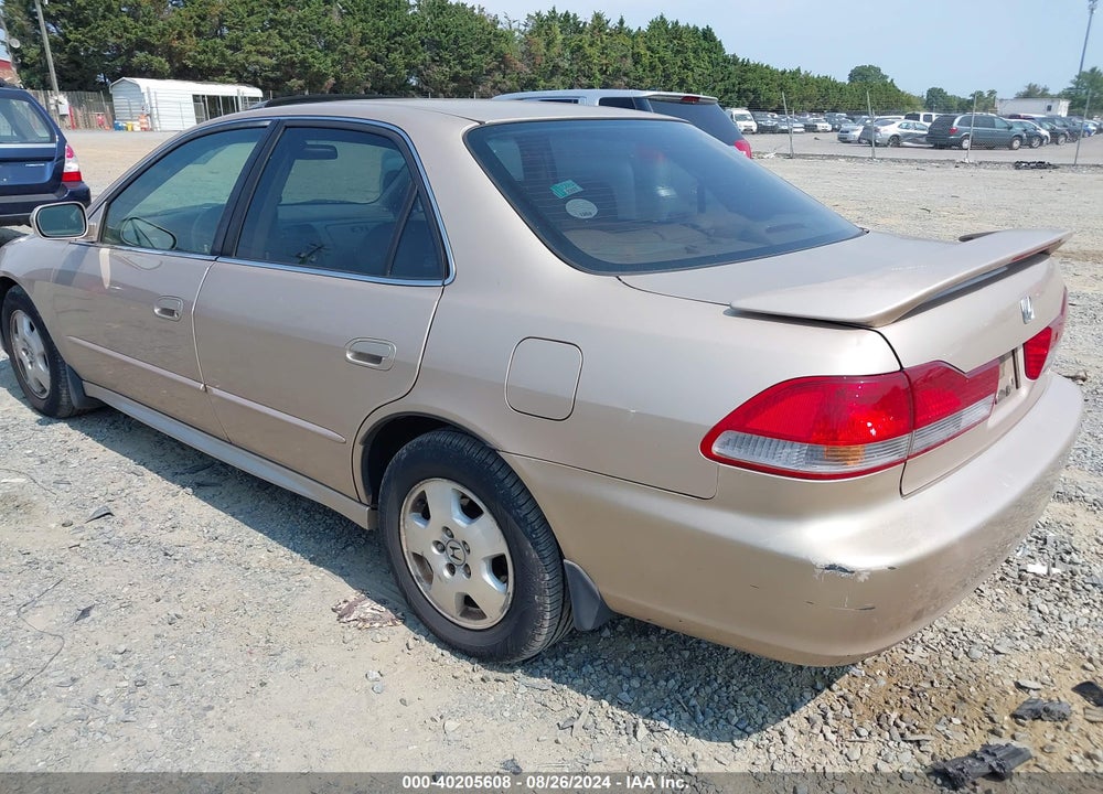 2001 HONDA ACCORD 3.0 EX VIN: 1HGCG16501A083279