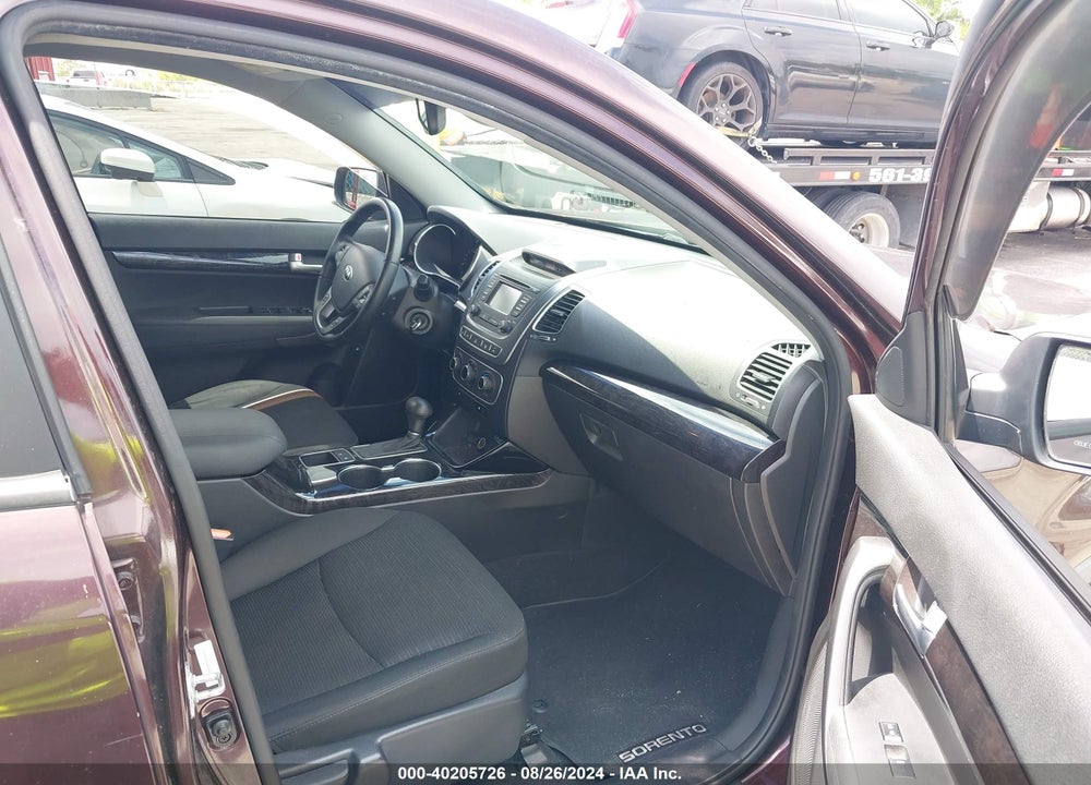 2014 KIA SORENTO LX VIN: 5XYKT3A65EG455660