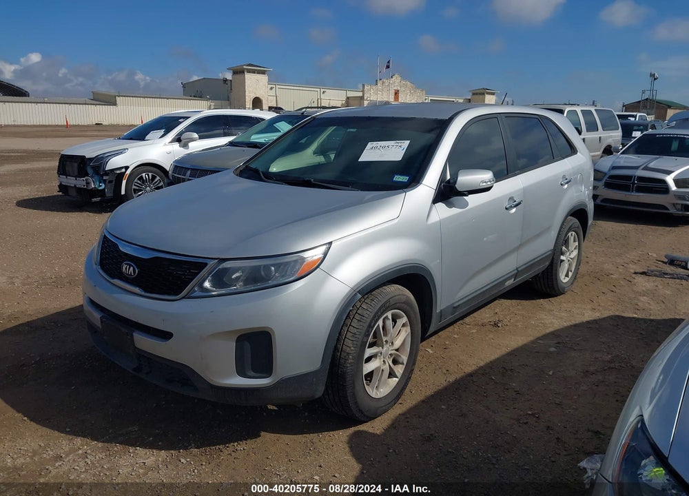 2015 KIA SORENTO LX VIN: 5XYKT3A68FG565085