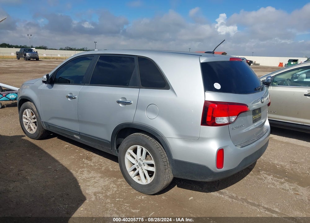 2015 KIA SORENTO LX VIN: 5XYKT3A68FG565085