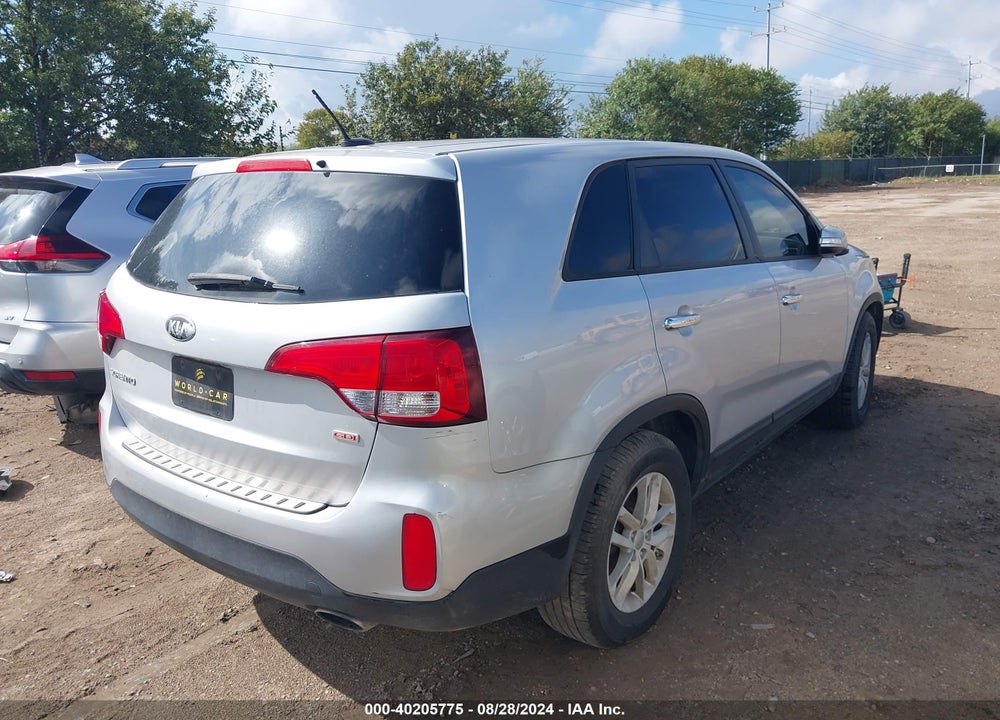 2015 KIA SORENTO LX VIN: 5XYKT3A68FG565085