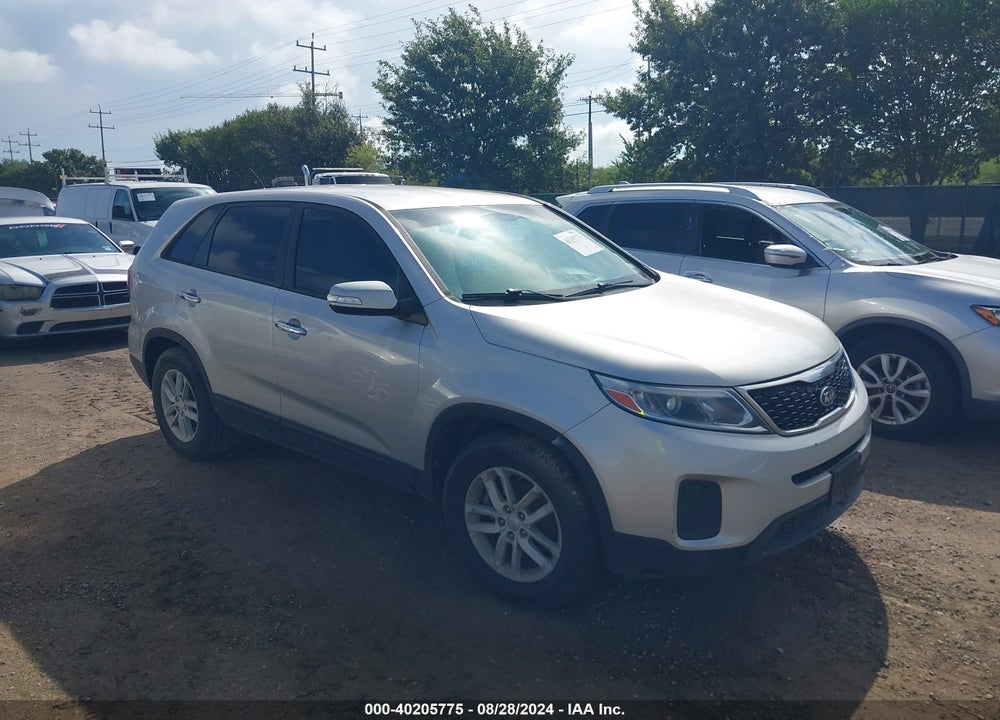 2015 KIA SORENTO LX VIN: 5XYKT3A68FG565085