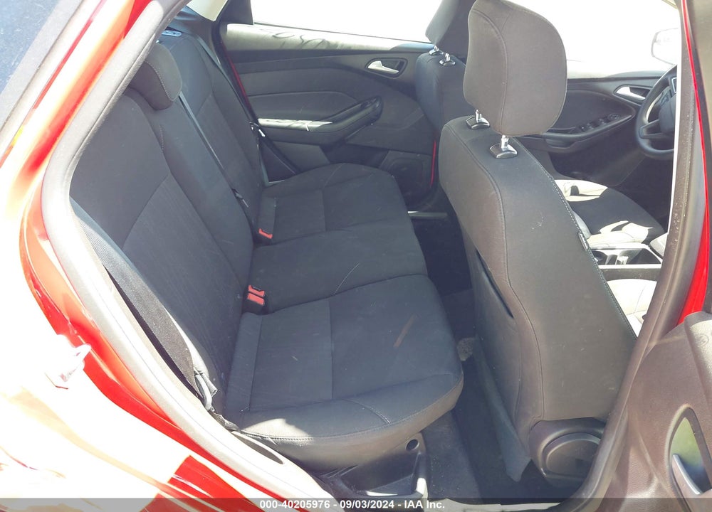 2016 FORD FOCUS SE VIN: 1FADP3K20GL378055