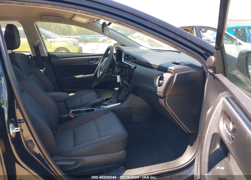 2019 TOYOTA COROLLA LE VIN: 2T1BURHE8KC207939
