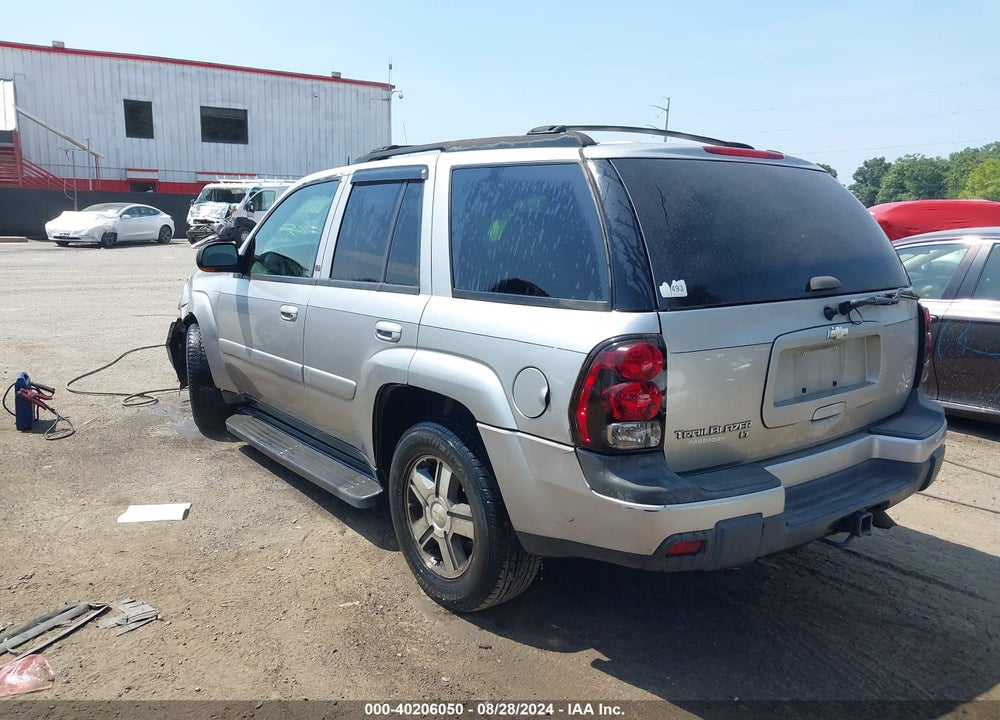 2005 CHEVROLET TRAILBLAZER LT VIN: 1GNDT13S952243188