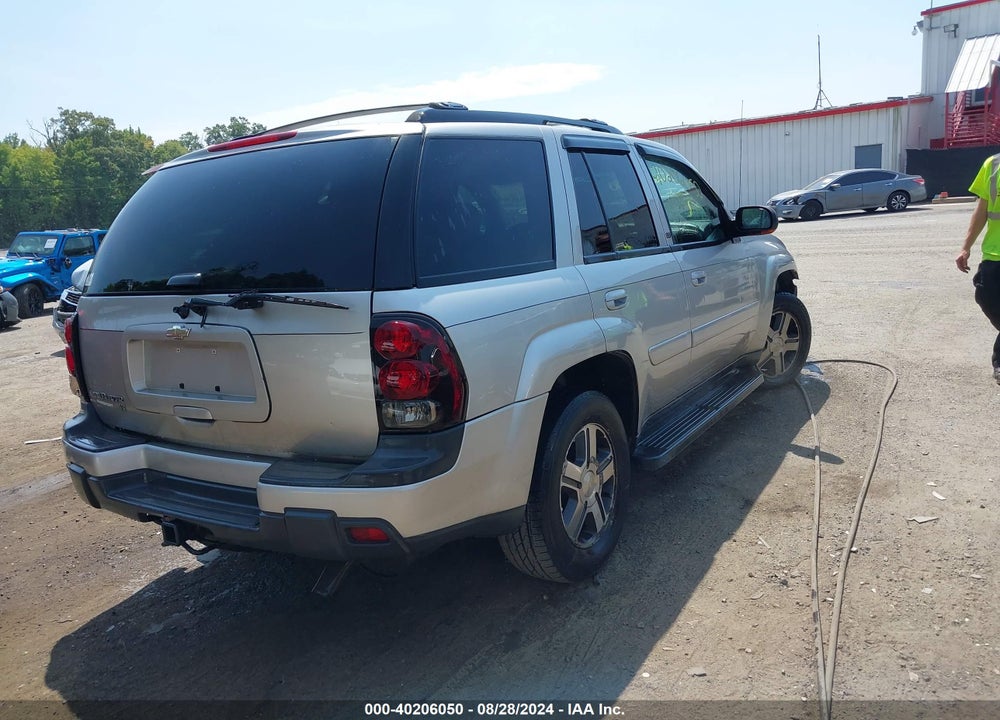 2005 CHEVROLET TRAILBLAZER LT VIN: 1GNDT13S952243188