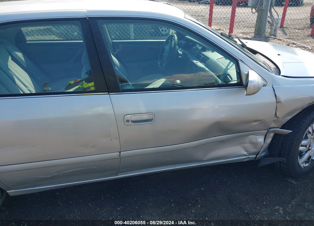 2001 TOYOTA CAMRY LE V6 VIN: 4T1BF22K51U125146