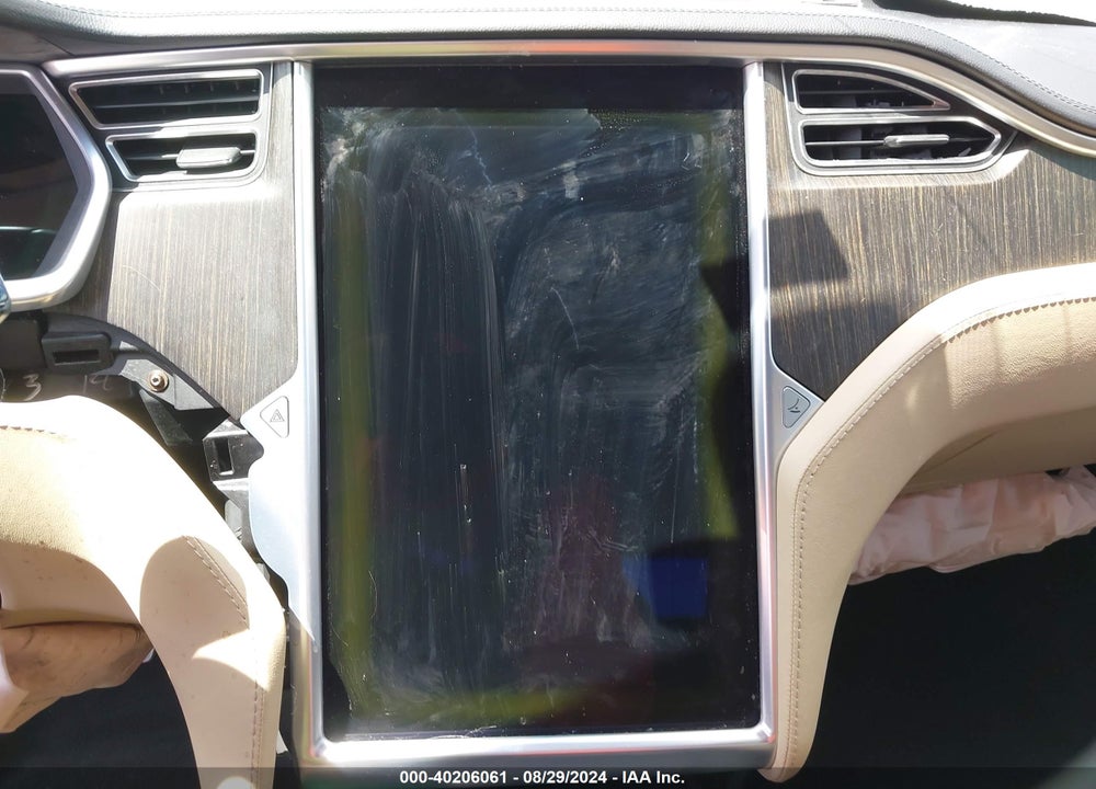 2013 TESLA MODEL S PERFORMANCE VIN: 5YJSA1DP1DFP12706