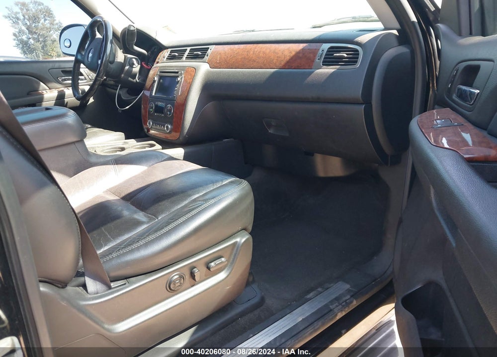 2007 CHEVROLET SUBURBAN 1500 LT VIN: 1GNFC16057R411826