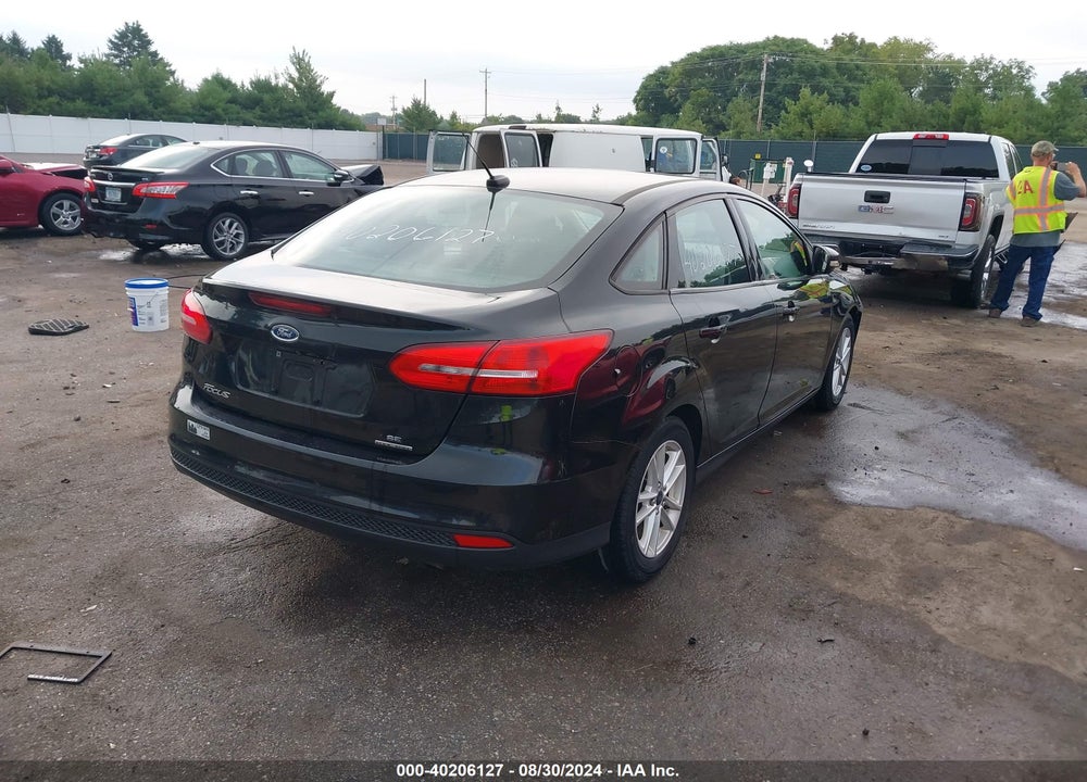 2015 FORD FOCUS SE VIN: 1FADP3F29FL204302