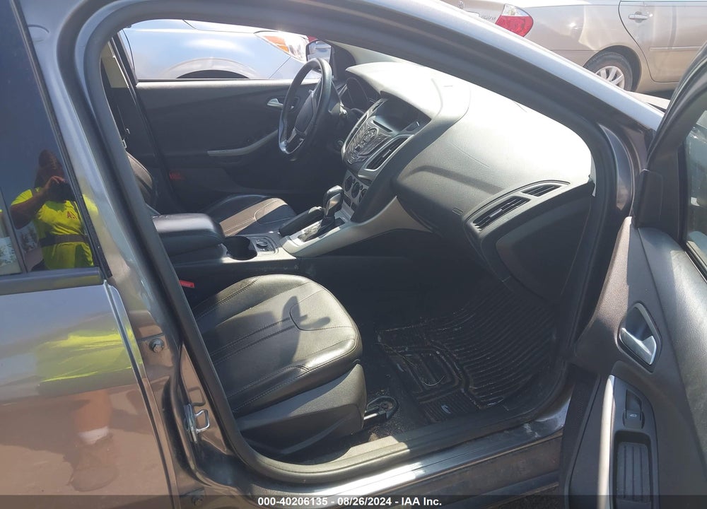 2014 FORD FOCUS SE VIN: 1FADP3K21EL269617