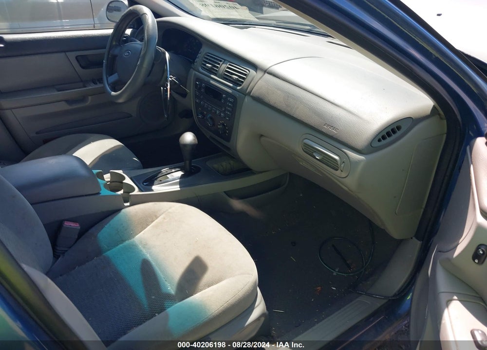 2004 FORD TAURUS SES VIN: 1FAFP55284A168987