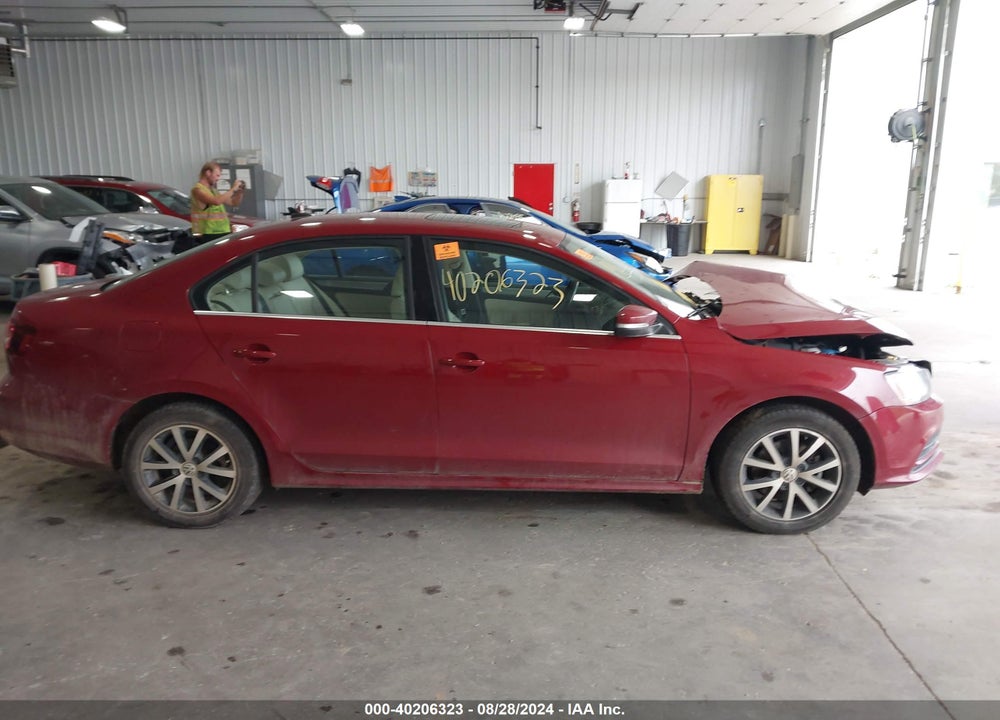 2017 VOLKSWAGEN JETTA 1.4T SE VIN: 3VWDB7AJ5HM380390