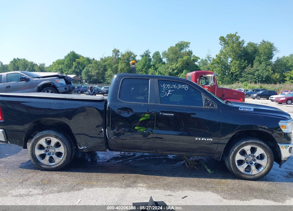 2020 RAM 1500 BIG HORN QUAD CAB 4X4 6'4 BOX VIN: 1C6SRFBT2LN384581