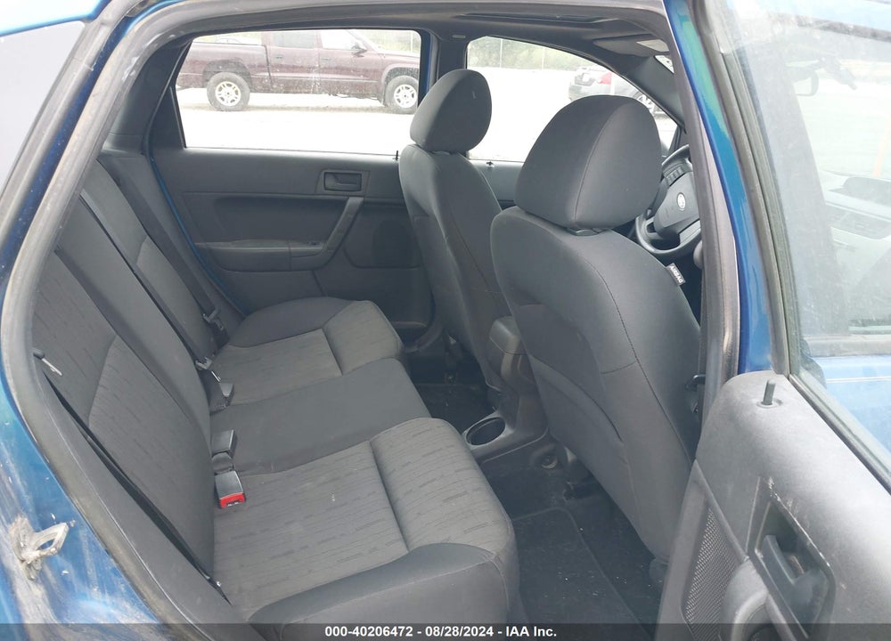 2010 FORD FOCUS SE VIN: 1FAHP3FN7AW116917