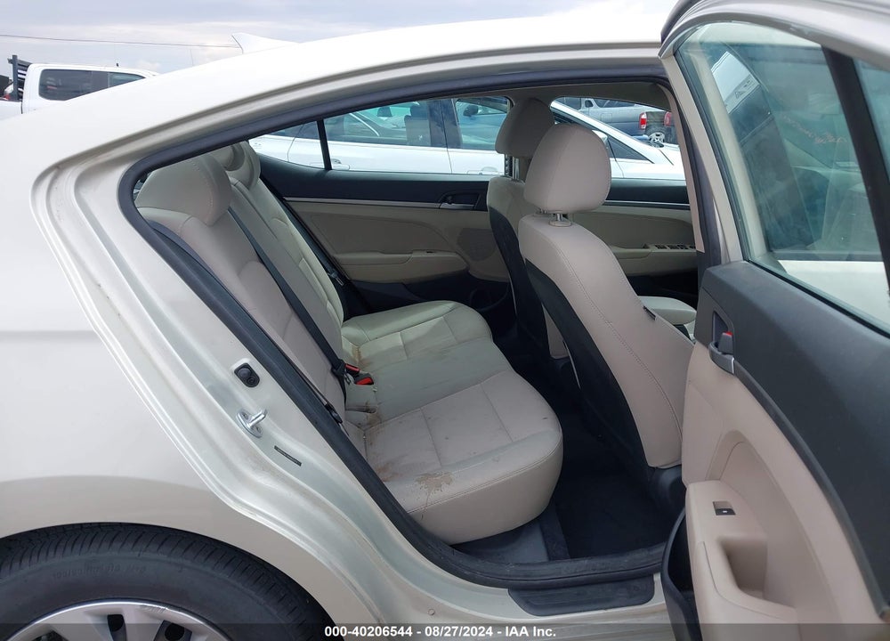 2017 HYUNDAI ELANTRA SE VIN: 5NPD74LF1HH082372