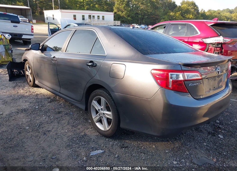2013 TOYOTA CAMRY SE VIN: 4T1BF1FK0DU657476