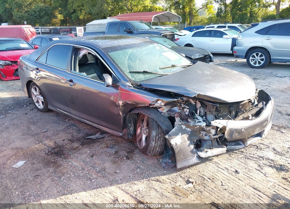 2013 TOYOTA CAMRY SE VIN: 4T1BF1FK0DU657476