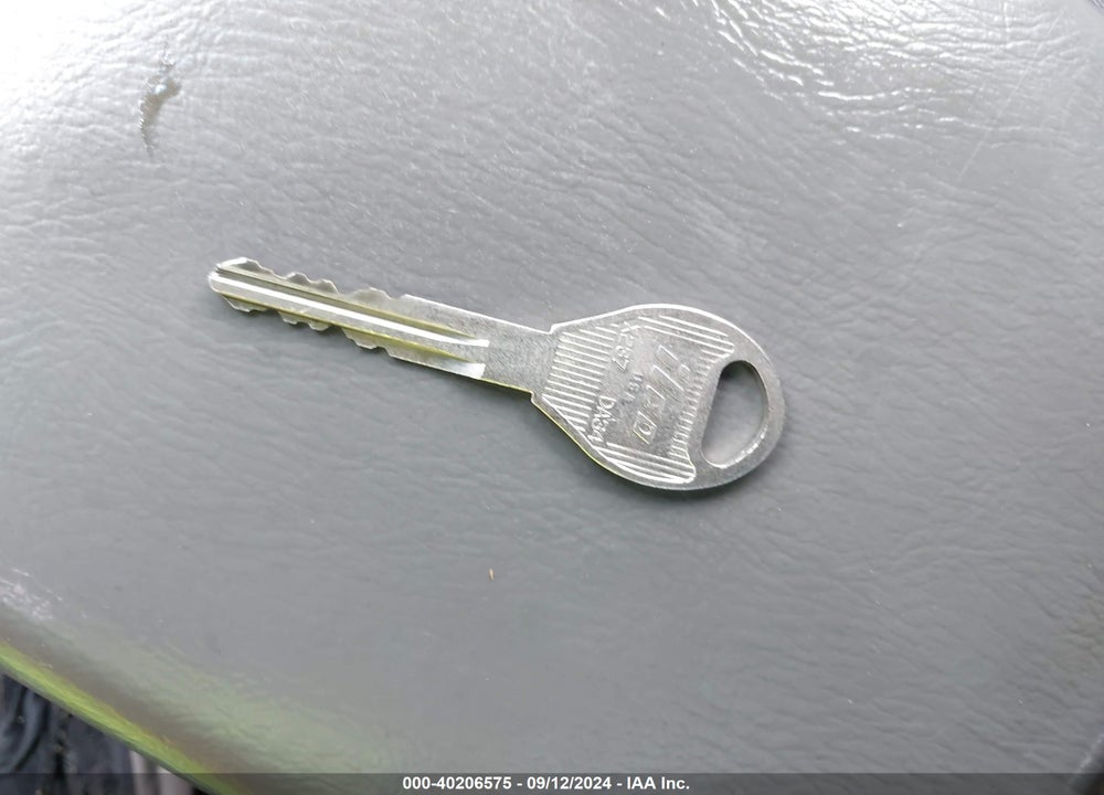 2001 NISSAN XTERRA SE VIN: 5N1ED28T11C573330