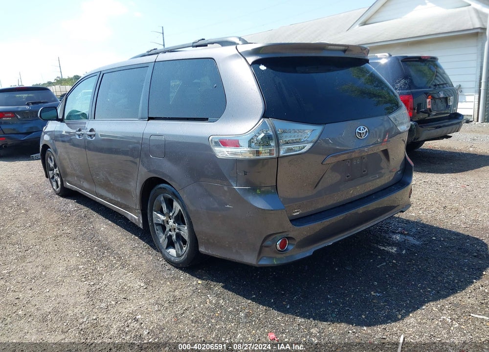 2011 TOYOTA SIENNA SE VIN: 5TDXK3DC2BS078018