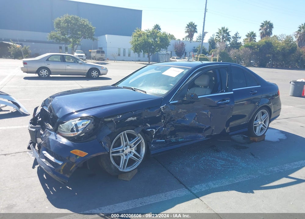 2013 MERCEDES-BENZ C 250 LUXURY/SPORT VIN: WDDGF4HBXDR273903
