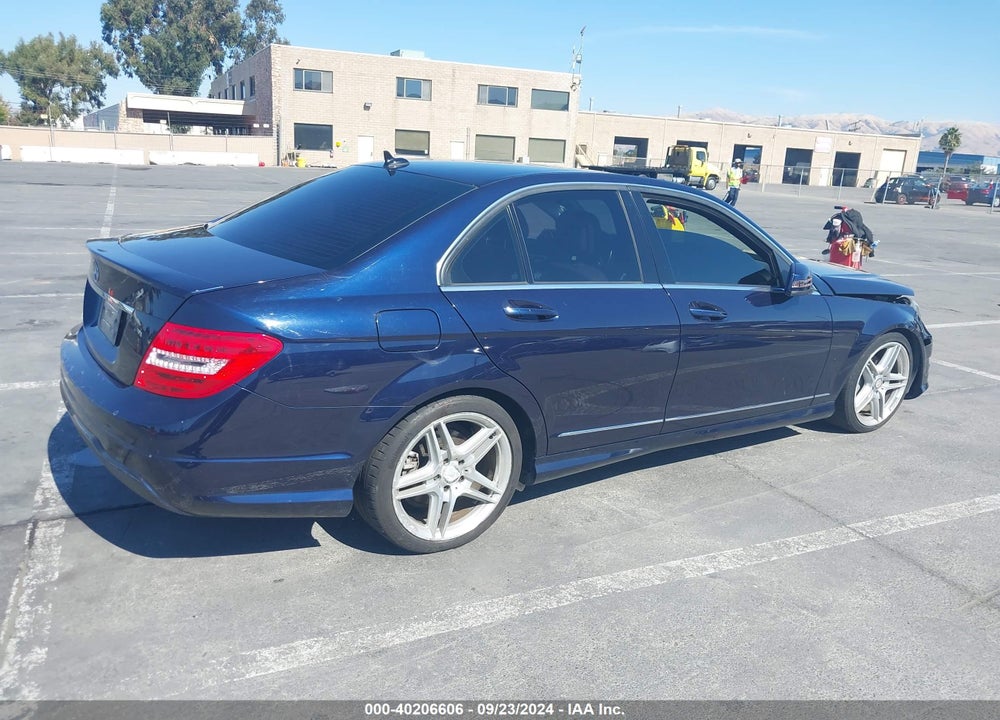 2013 MERCEDES-BENZ C 250 LUXURY/SPORT VIN: WDDGF4HBXDR273903