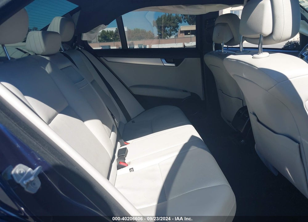 2013 MERCEDES-BENZ C 250 LUXURY/SPORT VIN: WDDGF4HBXDR273903