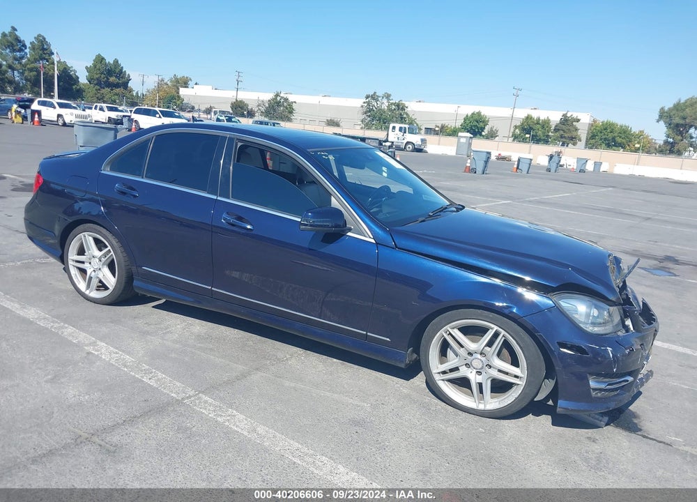 2013 MERCEDES-BENZ C 250 LUXURY/SPORT VIN: WDDGF4HBXDR273903