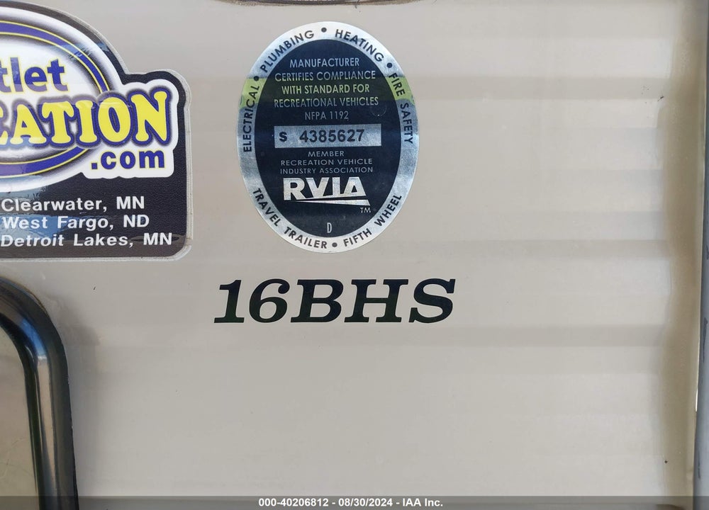 2017 FOREST RIVER CHEROKE WOLF PUP 16BHS VIN: 4X4TCK617HK042224