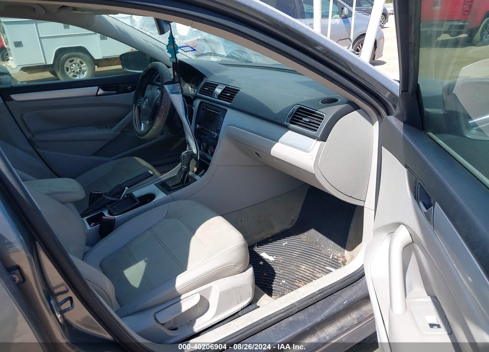 2013 VOLKSWAGEN PASSAT 2.0L TDI SE VIN: 1VWBN7A3XDC053656