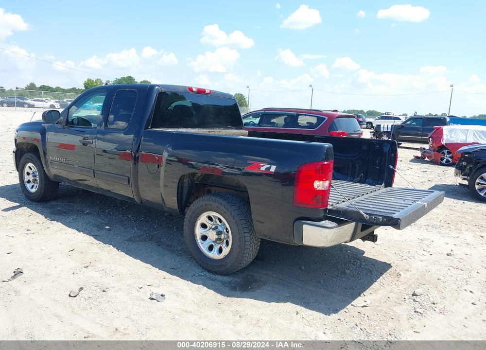 2011 CHEVROLET SILVERADO 1500 LT VIN: 1GCRCSE01BZ459829