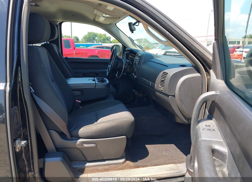 2011 CHEVROLET SILVERADO 1500 LT VIN: 1GCRCSE01BZ459829