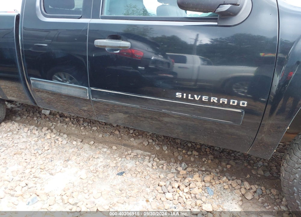 2011 CHEVROLET SILVERADO 1500 LT VIN: 1GCRCSE01BZ459829