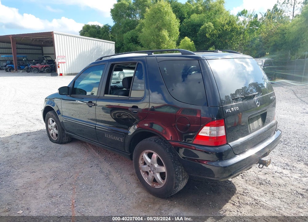2004 MERCEDES-BENZ ML 350 4MATIC VIN: 4JGAB57EX4A497230