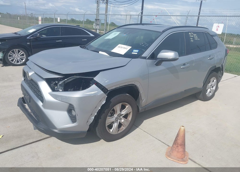 2021 TOYOTA RAV4 XLE VIN: 2T3W1RFV2MC111568