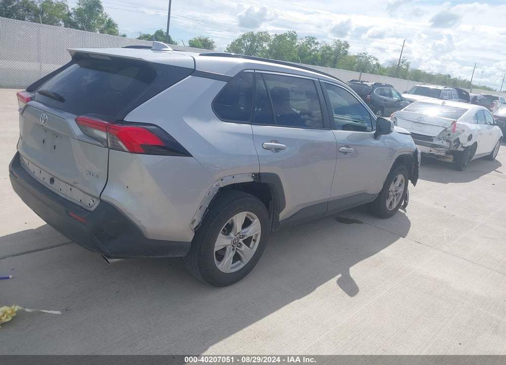 2021 TOYOTA RAV4 XLE VIN: 2T3W1RFV2MC111568