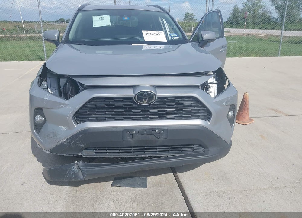 2021 TOYOTA RAV4 XLE VIN: 2T3W1RFV2MC111568