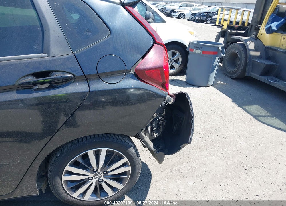2016 HONDA FIT VIN: JHMGK5H79GX031870