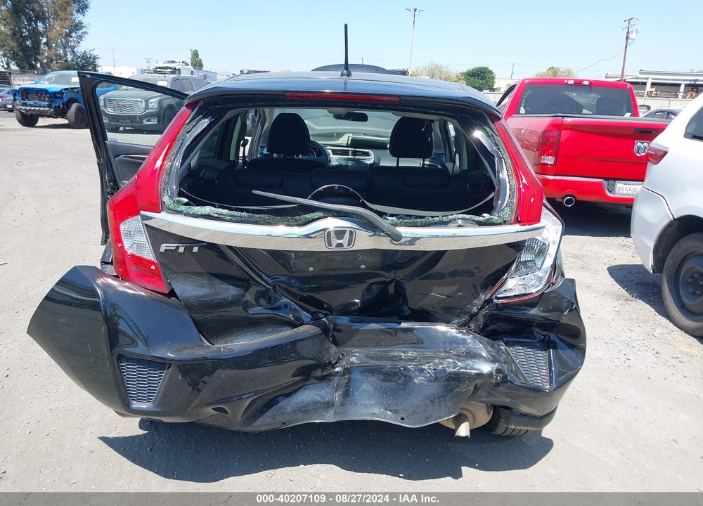 2016 HONDA FIT VIN: JHMGK5H79GX031870