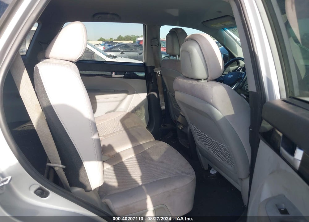 2015 KIA SORENTO LX VIN: 5XYKT4A61FG578816