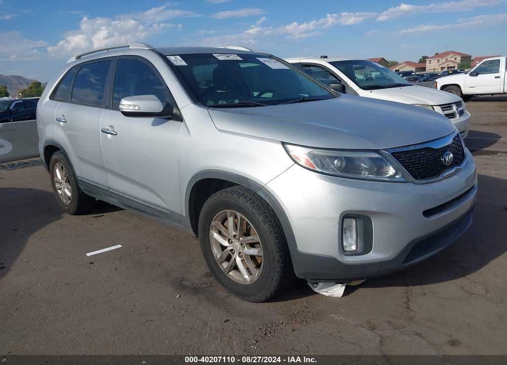 2015 KIA SORENTO LX VIN: 5XYKT4A61FG578816