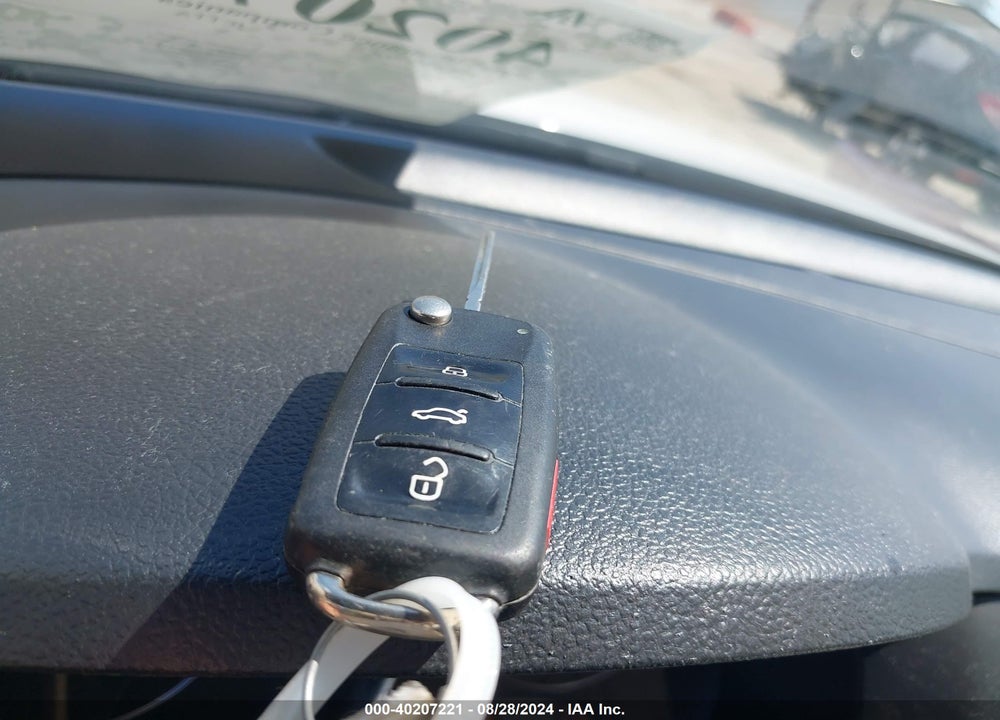 2014 VOLKSWAGEN JETTA 1.8T SE VIN: 3VWD17AJ4EM328182