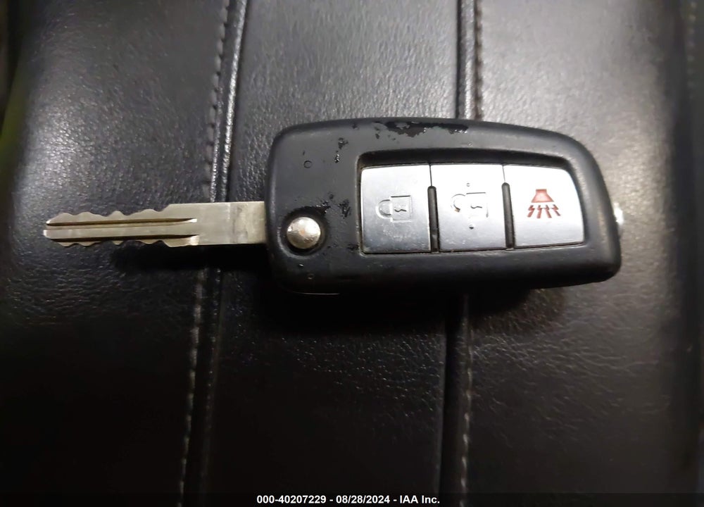 2017 NISSAN ROGUE S VIN: 5N1AT2MV8HC783524